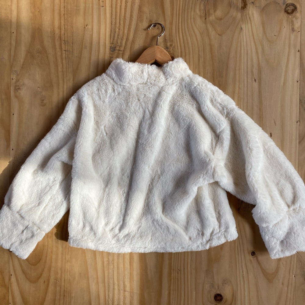 NWOT Boutique Faux Fur White Sweatshirt